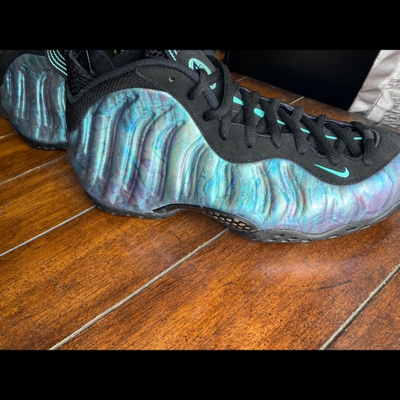 Nike Foamposite (Abalone) size 9 brand new